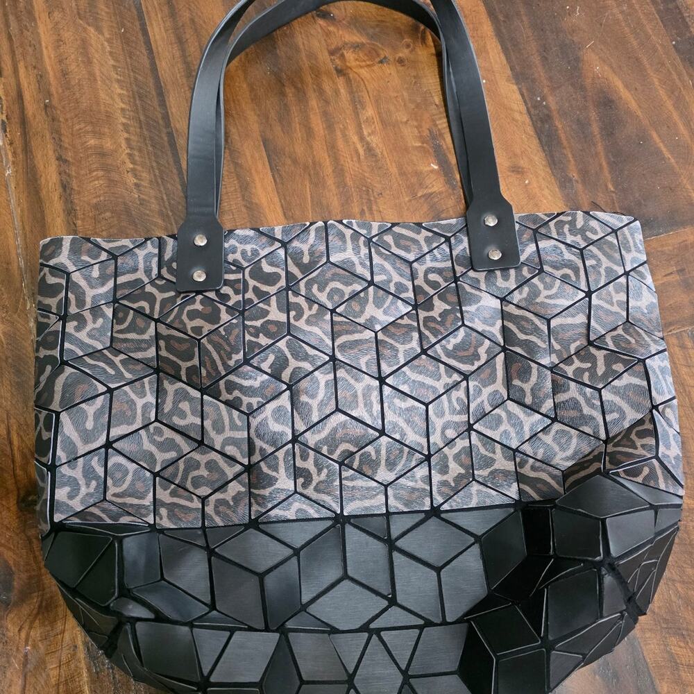 Emilio Pepe Italy Geometric Leopard Print Tote Bag Black 3D Cube Pattern Purse